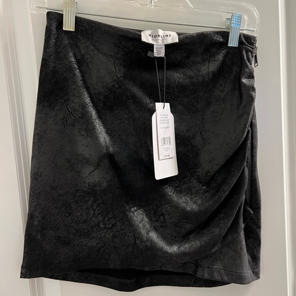 Crushed velvet black skirt